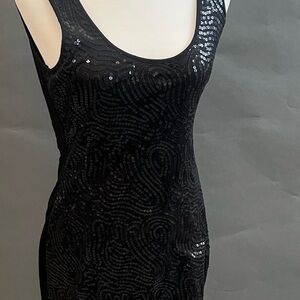 Calvin Klein - Flattering Black Sequin Dress